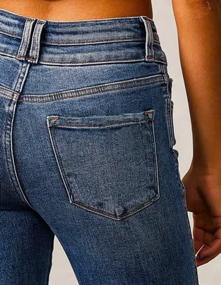 Damen Schlagjeans Mit Hoher Taille & Knopf